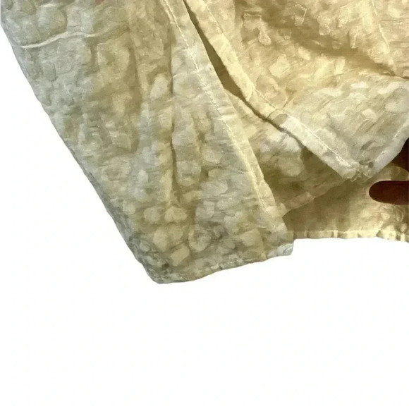 Gabby Isabella sleeveless tank collar button down shirt embroidered design - Picture 6 of 6